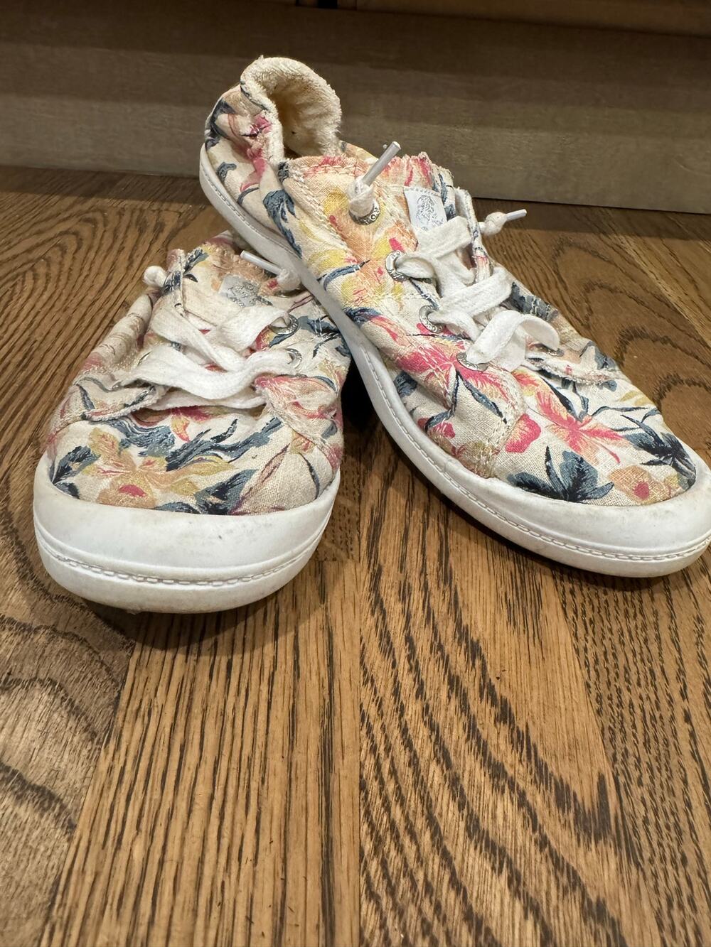 Roxy Bayshore Floral Canvas Slip On Sneakers Tropical Shoes Sz 8.5 Beach